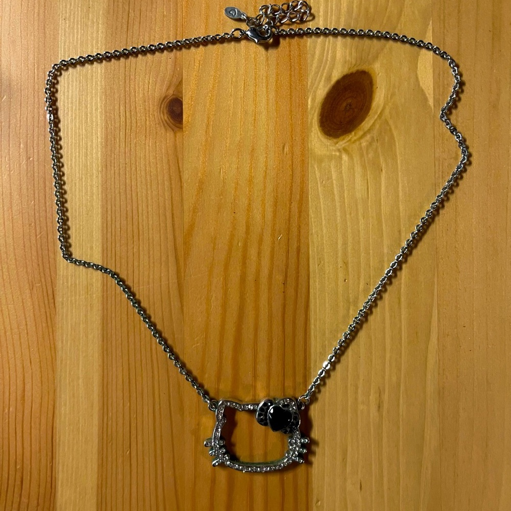 Hello kitty necklace